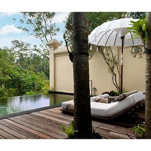 Pool One-Bedroom Villa